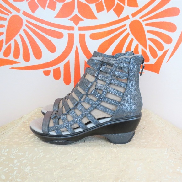 Jambu Shoes - NWOT Jambu Brookline Silver Gladiator Sandals
